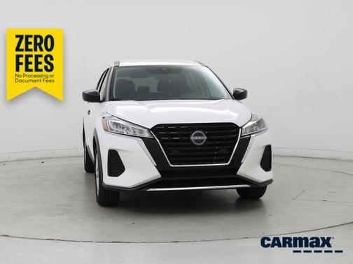 White 2024 Nissan Kicks S