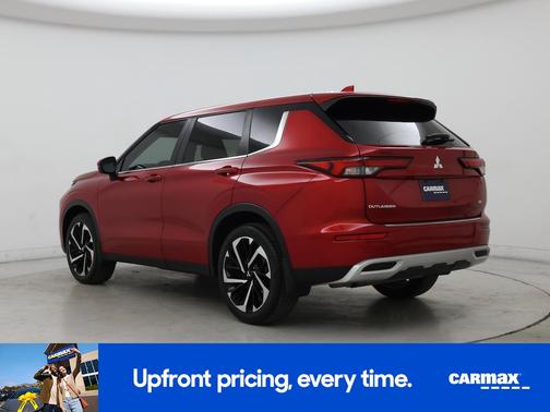 Red 2024 Mitsubishi Outlander SE
