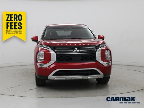 Red 2024 Mitsubishi Outlander SE