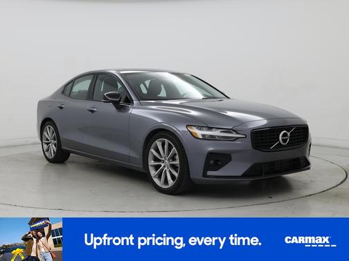 Gray 2021 Volvo S60 T5 Momentum
