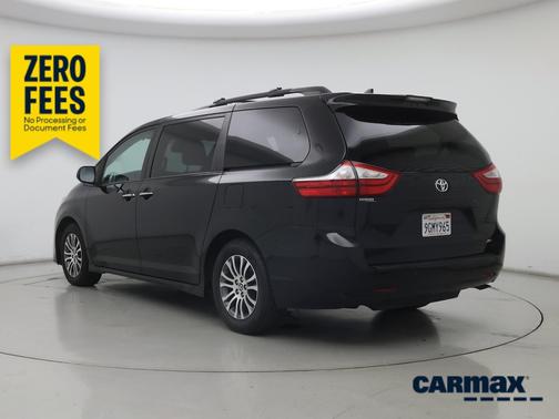 Black 2019 Toyota Sienna SE Premium