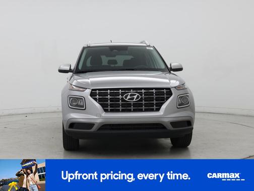 Silver 2024 Hyundai VENUE SEL