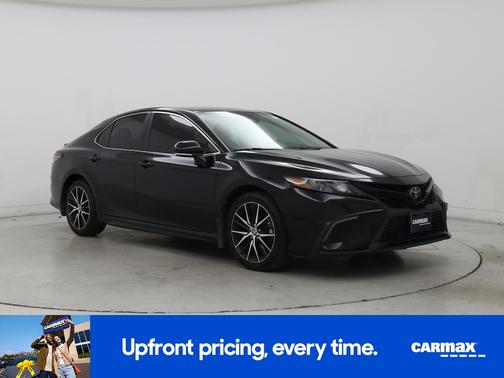 Black 2024 Toyota Camry SE