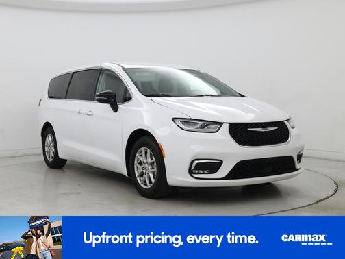 White 2024 Chrysler Pacifica Touring L