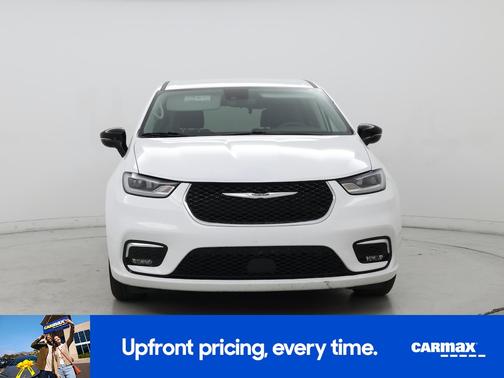 White 2024 Chrysler Pacifica Touring L