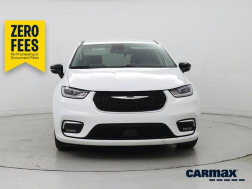 White 2024 Chrysler Pacifica Touring L
