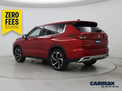 Red 2024 Mitsubishi Outlander ES