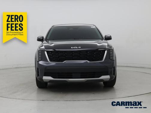Gray 2024 Kia Sorento LX