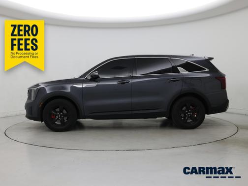 Gray 2024 Kia Sorento LX