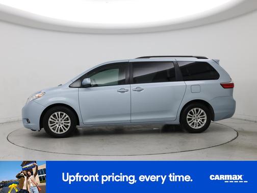 Blue 2017 Toyota Sienna XLE