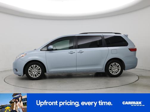 Blue 2017 Toyota Sienna XLE