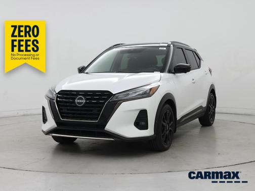 White 2023 Nissan Kicks SR