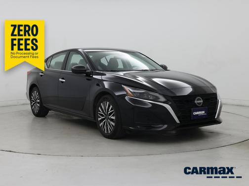Black 2025 Nissan Altima SV