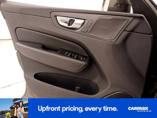 2021 Volvo XC60 T5 Momentum