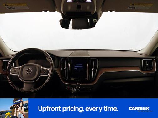 2021 Volvo XC60 T5 Momentum