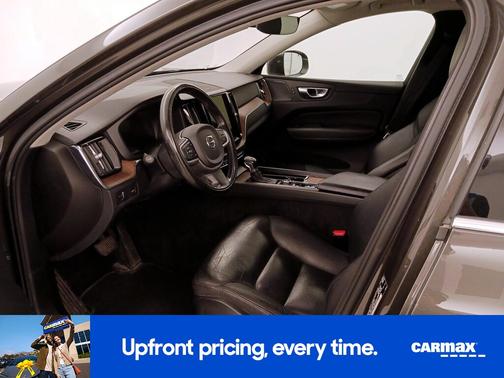 2021 Volvo XC60 T5 Momentum