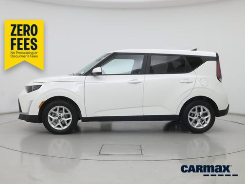 White 2025 Kia Soul S