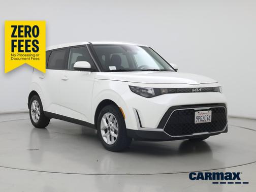 White 2025 Kia Soul S