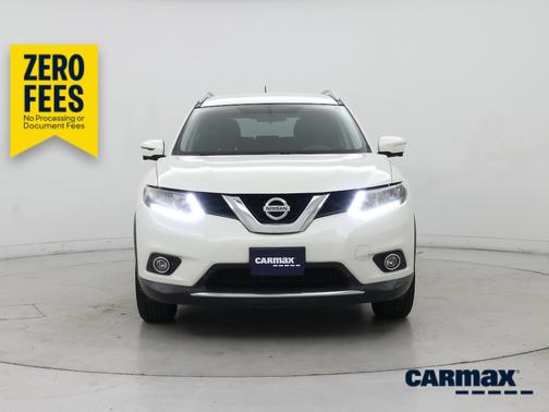 White 2016 Nissan Rogue SV