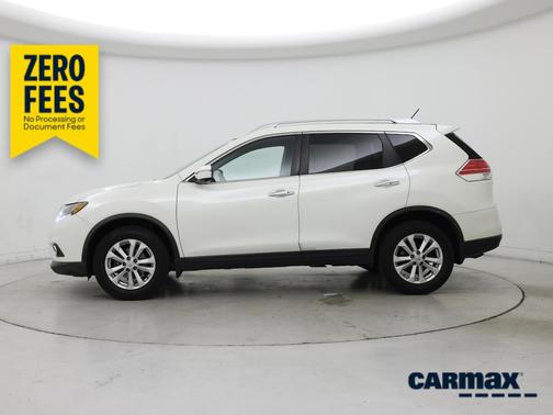 White 2016 Nissan Rogue SV