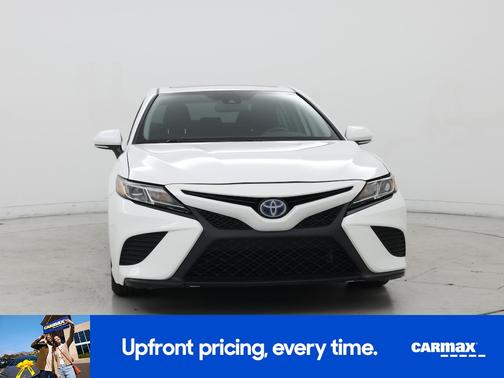 White 2020 Toyota Camry Hybrid SE