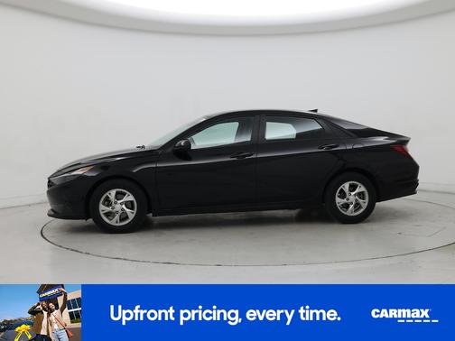 Black 2023 Hyundai ELANTRA SE
