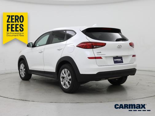 White 2019 Hyundai TUCSON SE
