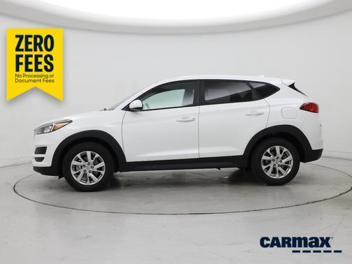 White 2019 Hyundai TUCSON SE
