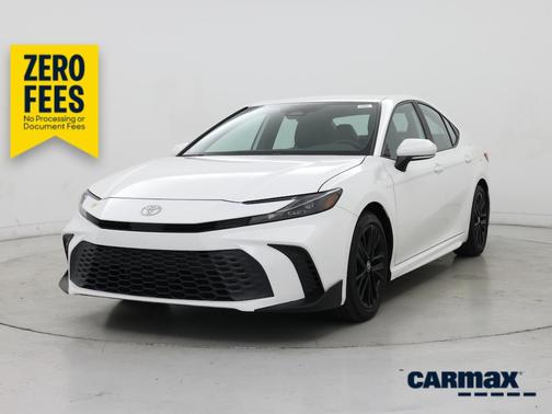 White 2025 Toyota Camry SE