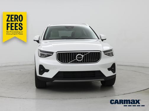 White 2023 Volvo XC40 B4 Plus Bright Theme