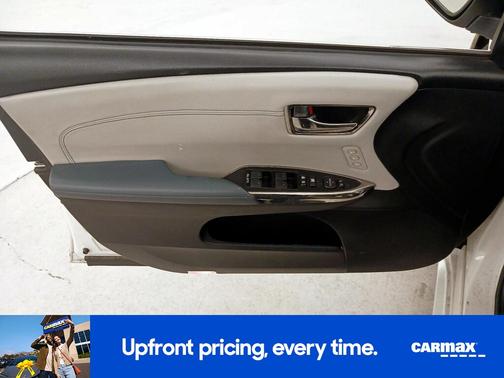 White 2014 Toyota Avalon Limited