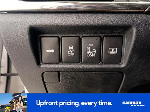 White 2014 Toyota Avalon Limited