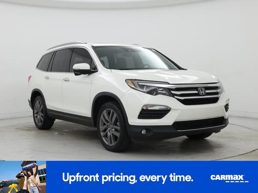 White 2018 Honda Pilot Touring