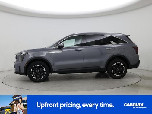 Silver 2024 Kia Sorento S