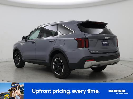 Silver 2024 Kia Sorento S