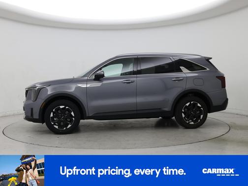 Silver 2024 Kia Sorento S