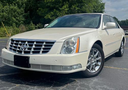 White 2011 Cadillac DTS Luxury Collection