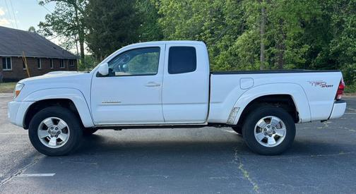 Super White 2005 Toyota Tacoma PreRunner Access Cab