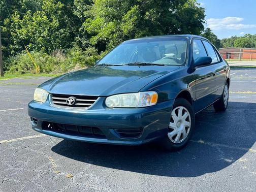 Green 2002 Toyota Corolla S