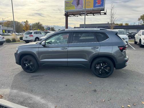 2025 Volkswagen Taos 1.5T SEL