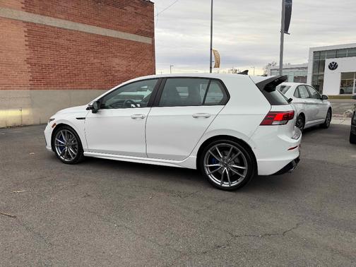 2024 Volkswagen Golf R 2.0T