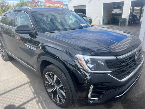 2024 Volkswagen Atlas Cross Sport 2.0T SEL Premium R-Line