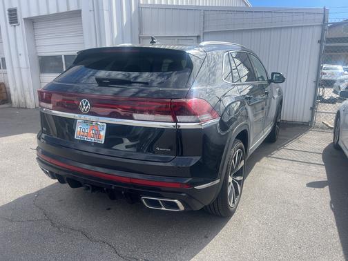 2024 Volkswagen Atlas Cross Sport 2.0T SEL Premium R-Line