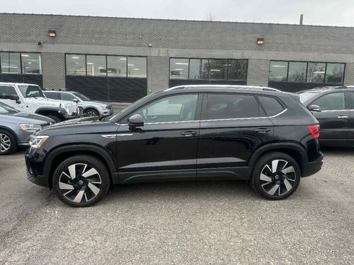 2024 Volkswagen Taos 1.5T SEL