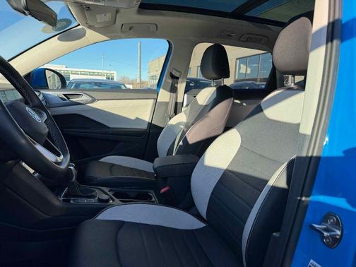 Cornflower Blue 2025 Volkswagen Taos 1.5T SEL