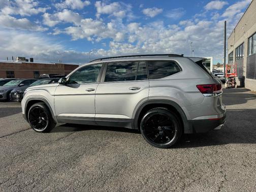 2024 Volkswagen Atlas 2.0T SE