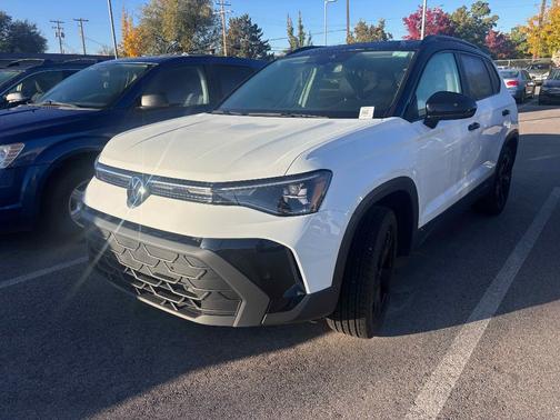2025 Volkswagen Taos 1.5T SE Black
