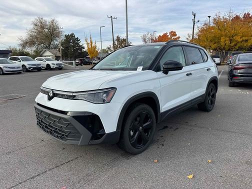 2025 Volkswagen Taos 1.5T SE Black