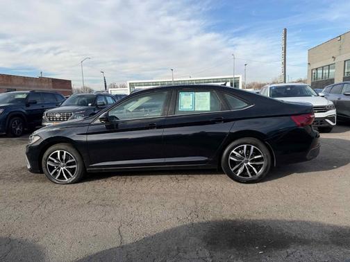 2025 Volkswagen Jetta 1.5T SE