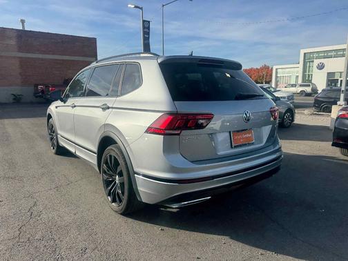2021 Volkswagen Tiguan 2.0T SE R-Line Black